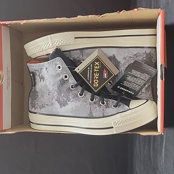 Converse High Top Brand new. - Picture 14 of 14
